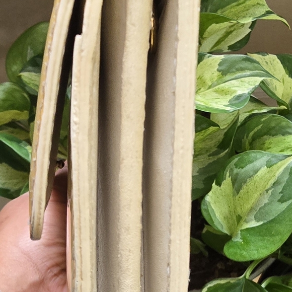 Louis Vuitton Vernis Sarah Wallet Cream Monogram Patent Leather Long Wallet - Picture 13 of 14